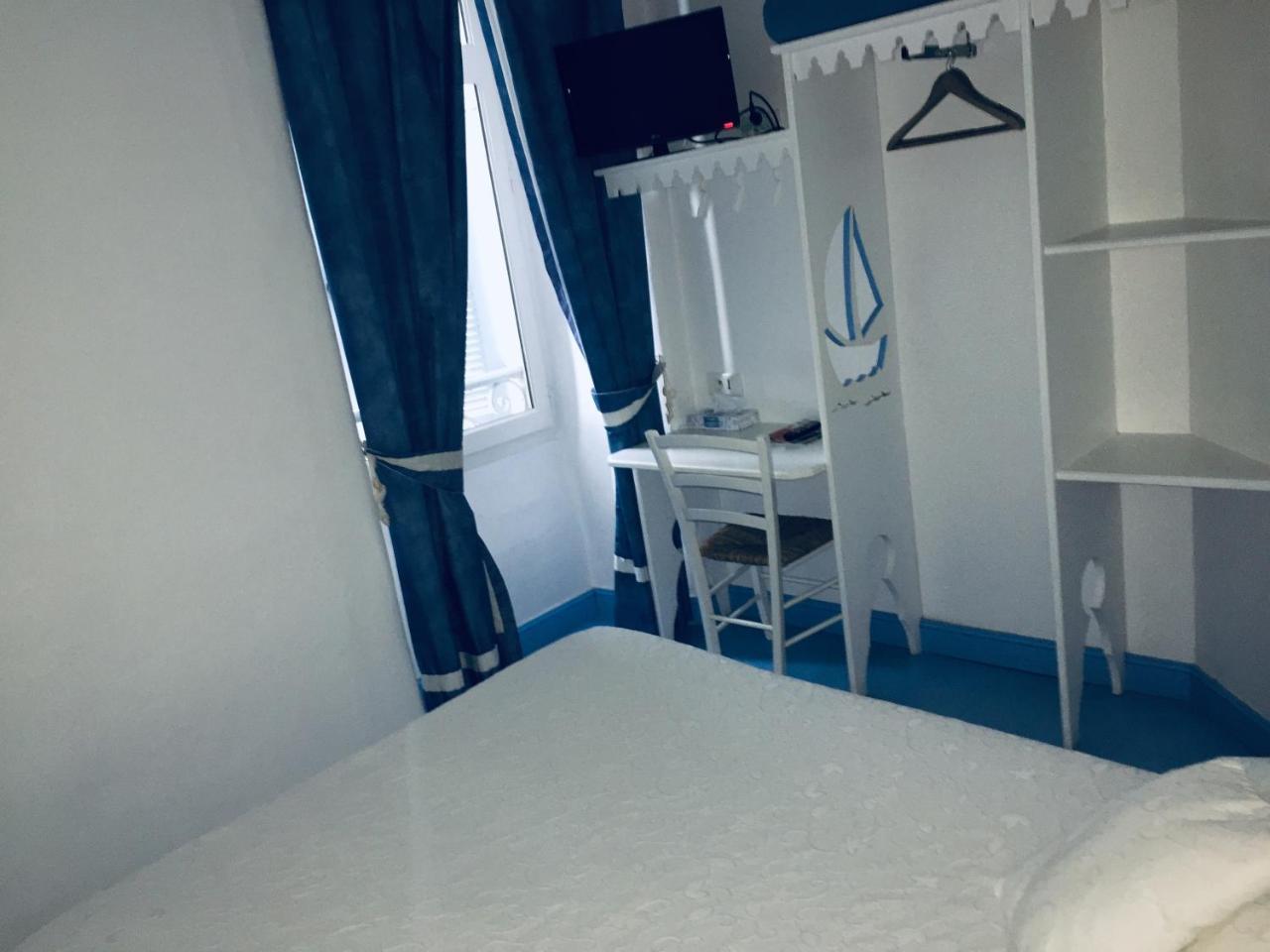 Hotel L'Astrolabe Oloron-Sainte-Marie Zewnętrze zdjęcie